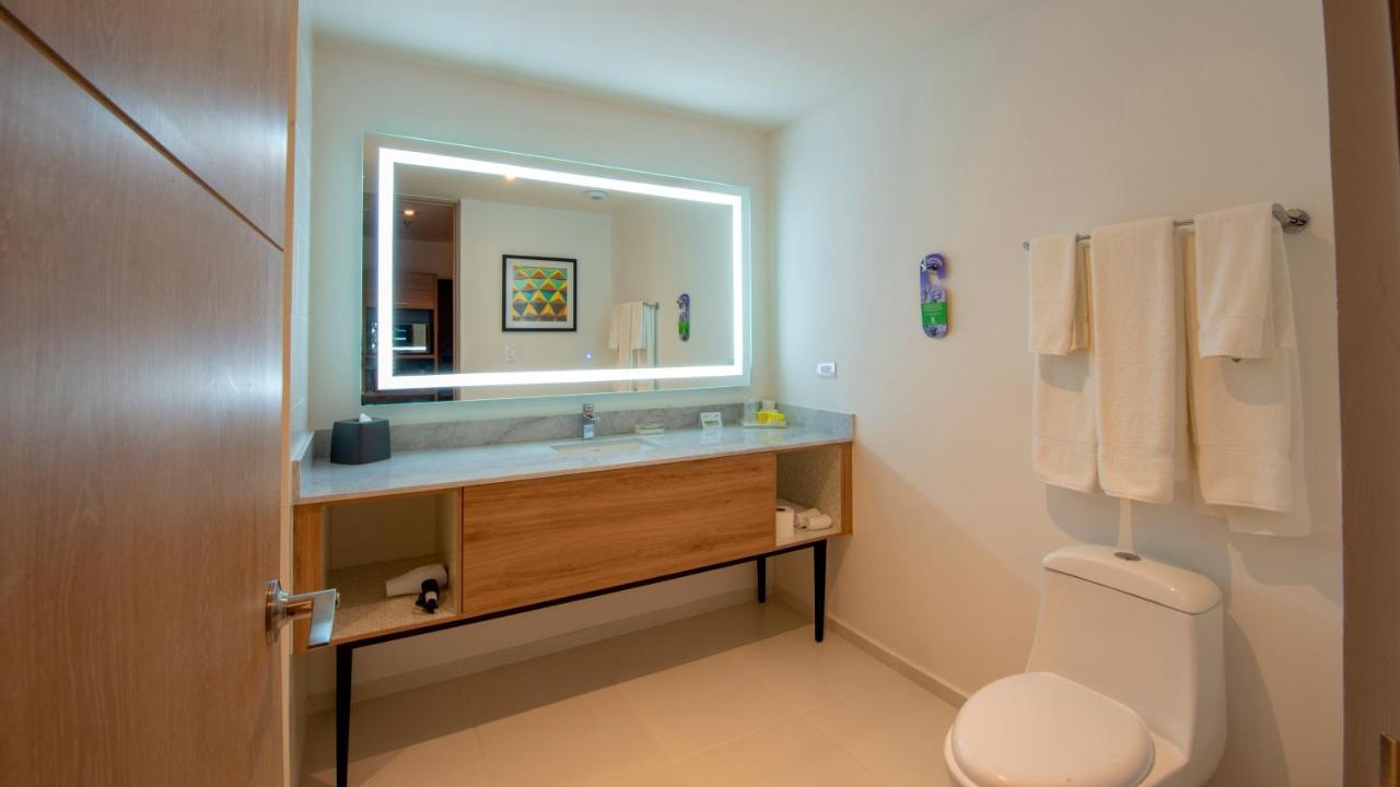 Holiday Inn & Suites - Merida La Isla By Ihg Екстер'єр фото